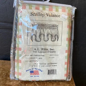 A.L. Ellis Scallop Valance